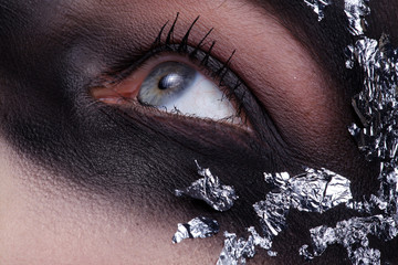 Auge Airbrush und silber Blätter Poster Nahaufnahme