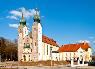 Fototapeta na wymiar Kościół i klasztor
