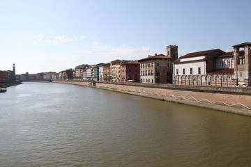 Fleuve Arno à Pise, Italie