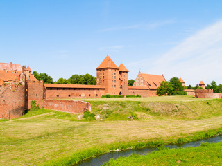 Fototapeta na wymiar średniowieczny zamek w Malborku
