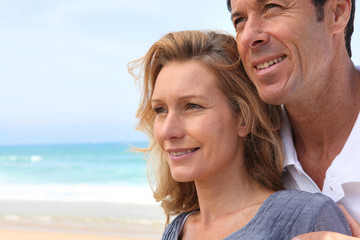 Obraz premium Couple at the seaside