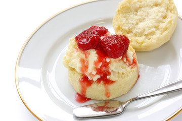 scone with strawberry jam and clotted cream
