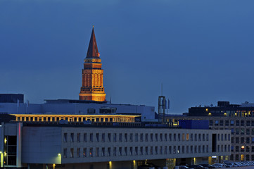 Kieler Rathausturm am Abend