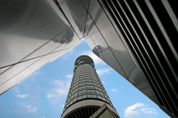 telecommunication tower, London © Jenny Thompson