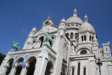 Fototapeta na wymiar sacre coeur church in Paris