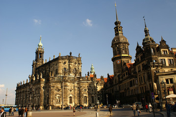 Fototapeta na wymiar Hofkirche i rezydencji królewskiej w Dre¼nie