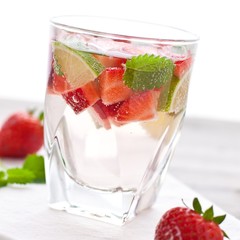 summer strawberry and lemon drink
