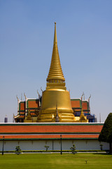 Fototapeta premium Bangkok grand palace in sunny day.