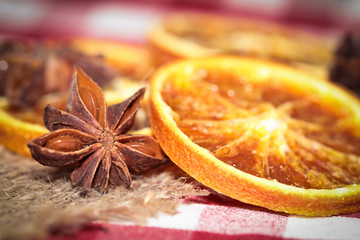 Anis und Orangenscheiben