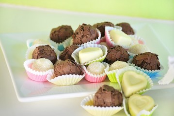 Pralinen Herzen pastellfarben