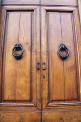 Porte en bois à Florence, Italie