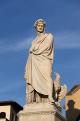 Fototapeta premium Statue de Dante, Basilique Santa Croce à Florence, Italie