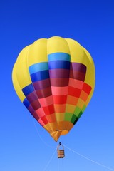Naklejka premium balloon colorful vivid colors in blue sky