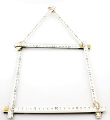 metro in alluminio disegna casa