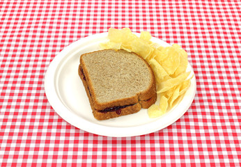 Jelly sandwich with chips