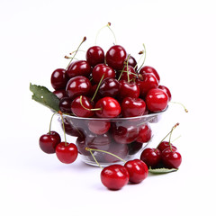 Obraz na płótnie Canvas Bowl of Cherry owoce na białym tle