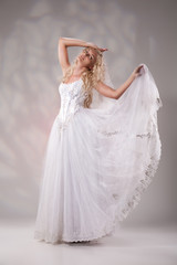 Fototapeta premium Blonde Bride