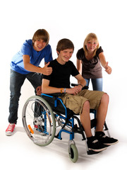 3 teens rollstuhl