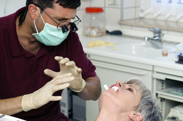 Obraz na płótnie Canvas Zahnarzt und Patientin