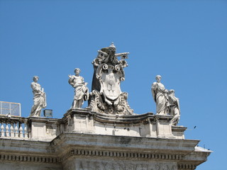 Fototapeta na wymiar Statue di piazza San Pietro e Paolo Roma Vaticano