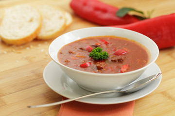 Ungarische Gulaschsuppe