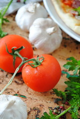 Pizza, tomatoes and garlic