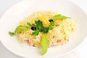 Macaroni baked with fish
