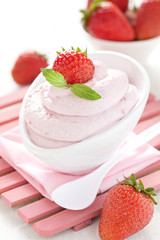 frischer Erdbeerquark