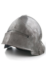 Mittelalterlicher Helm