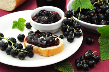 Schwarze Johannisbeeren