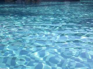 プール水面