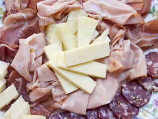 Antipasti, salumi, affettati e formaggi