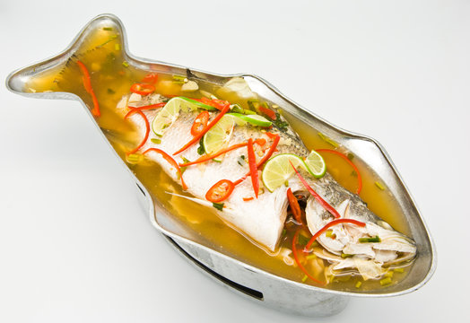Steamed snapper fish with lemon