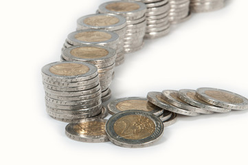 Kleine Stapel aus 2-Euro-Münzen