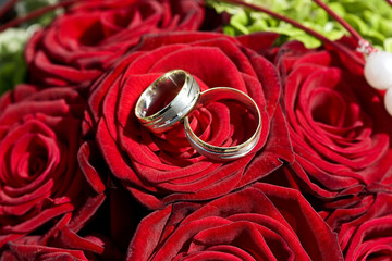 rings and roses