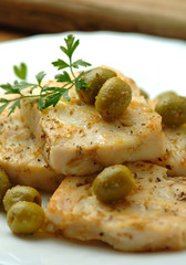 Merluzzo con olive verdi