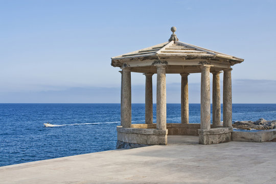 Mirador al cam&iacute; de ronda Josep Ensesa de S'Agar&oacute; (Costa Brava)