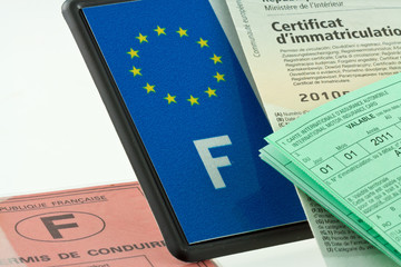 plaque immatriculation, permis, assurance, carte grise