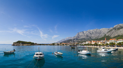 Fototapeta na wymiar Panorama Makarska w Chorwacji