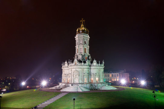 Храм Знамения Богородицы в Дубровицах