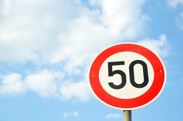 Verkehrsschild "50"