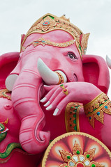 Pink ganesha statue at the temple