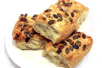 bread with pumpkin seeds