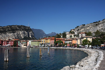 Fototapeta na wymiar Jezioro Garda Włochy