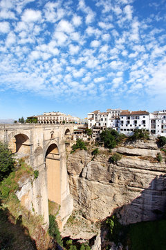 Blick auf Ronda mit Puente Nuevo, Spanien