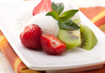 Ice cream with strawberries