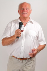 Ein Mann singt