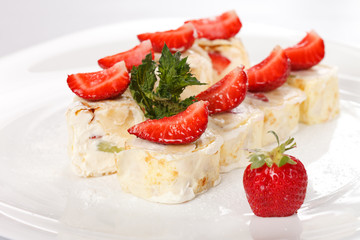 Sweet rolls with strawberry