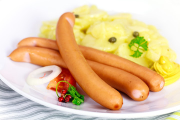 Wiener - Frankfurter mit Kartoffelsalat