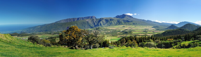 Panoramique du Piton des Neiges, La Réunion. - 33718474